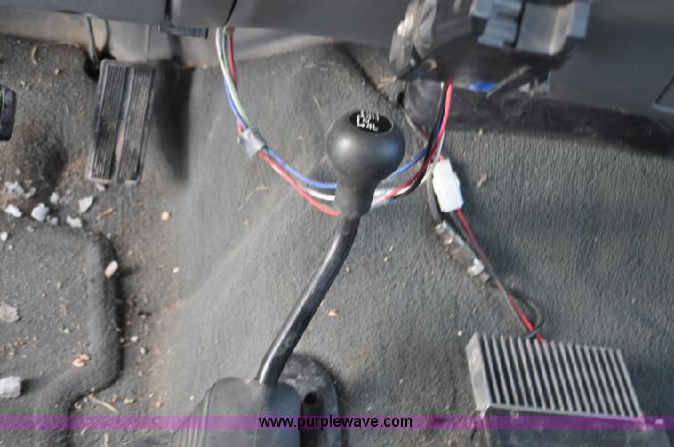 image for item F2171 2004 Ford F250 Super Duty SuperCab pickup truck