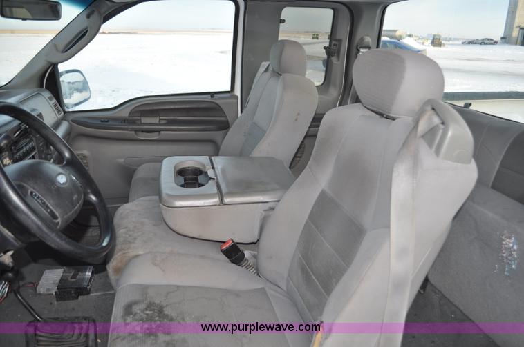 image for item F2171 2004 Ford F250 Super Duty SuperCab pickup truck