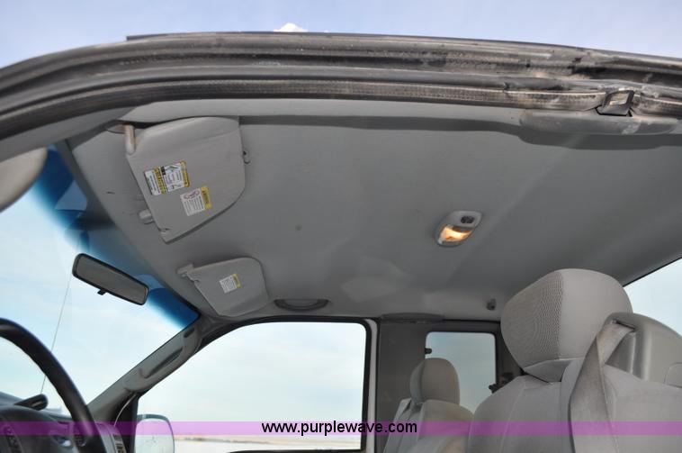 image for item F2171 2004 Ford F250 Super Duty SuperCab pickup truck