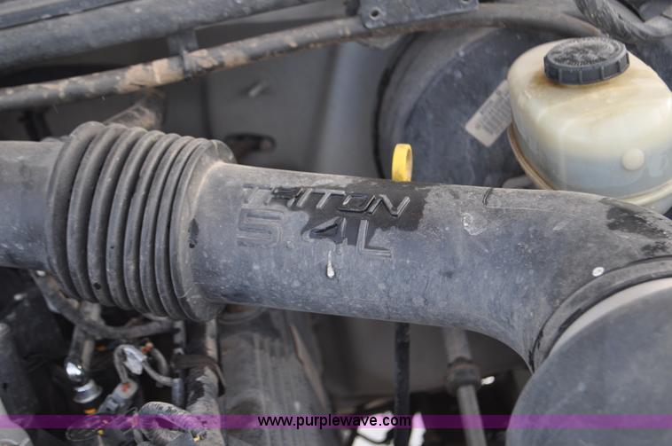 image for item F2171 2004 Ford F250 Super Duty SuperCab pickup truck