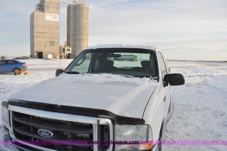 image for item F2171 2004 Ford F250 Super Duty SuperCab pickup truck