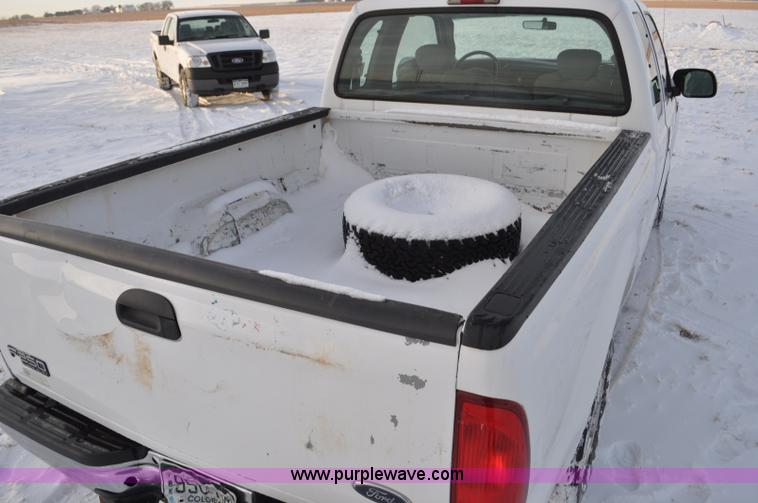 image for item F2171 2004 Ford F250 Super Duty SuperCab pickup truck