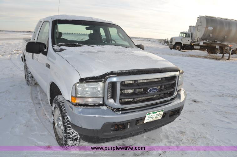 image for item F2171 2004 Ford F250 Super Duty SuperCab pickup truck