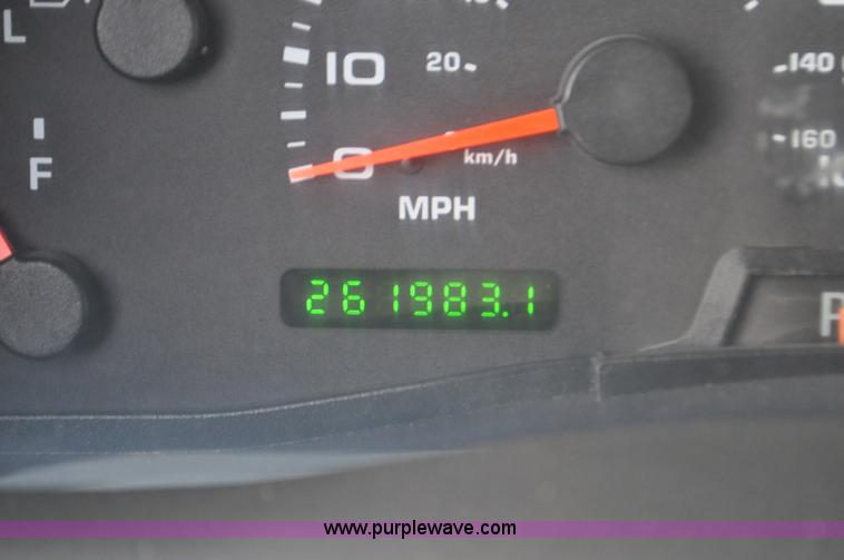 image for item F2171 2004 Ford F250 Super Duty SuperCab pickup truck