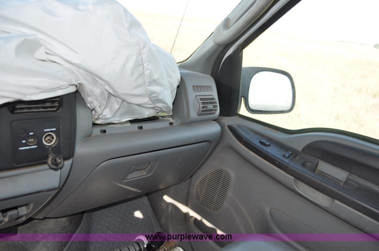 image for item G6181 2007 Ford F250 Super Duty XLT pickup truck