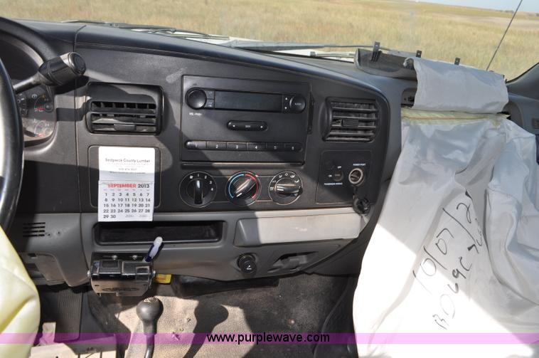 image for item G6181 2007 Ford F250 Super Duty XLT pickup truck