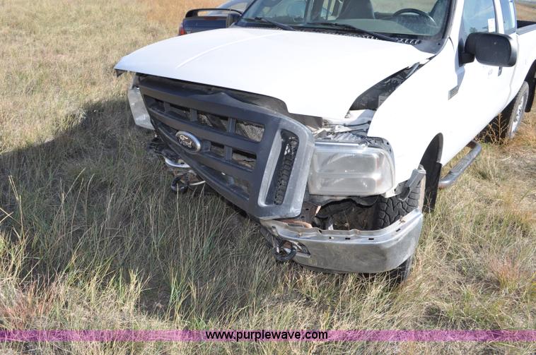 image for item G6181 2007 Ford F250 Super Duty XLT pickup truck