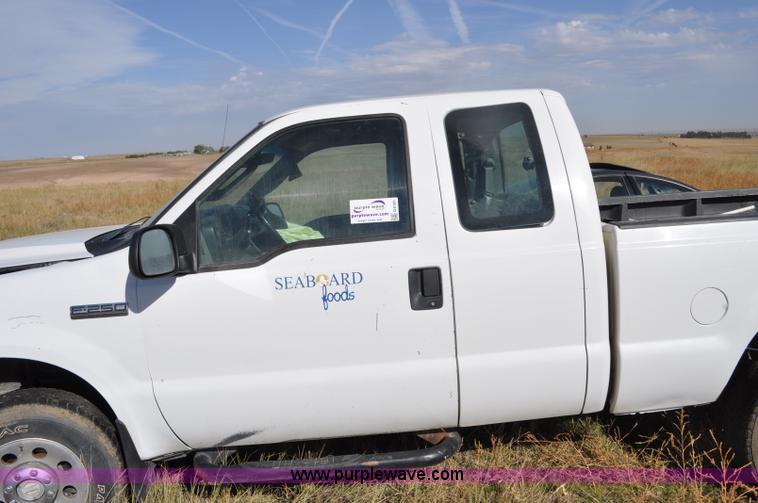 image for item G6181 2007 Ford F250 Super Duty XLT pickup truck