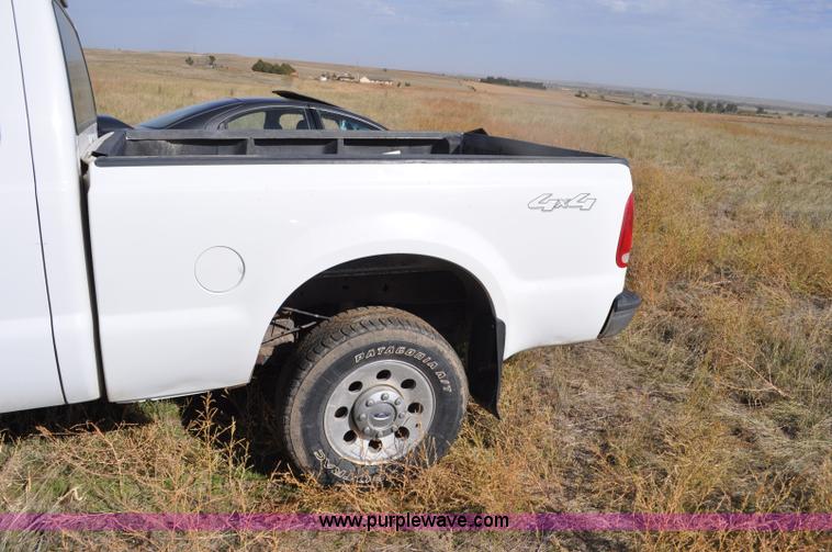 image for item G6181 2007 Ford F250 Super Duty XLT pickup truck