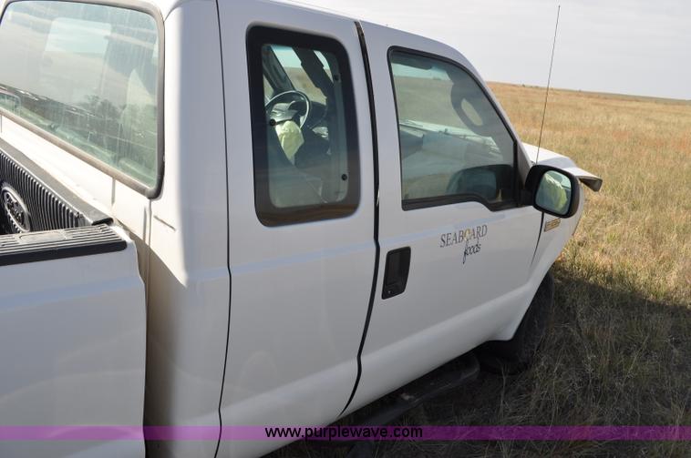 image for item G6181 2007 Ford F250 Super Duty XLT pickup truck