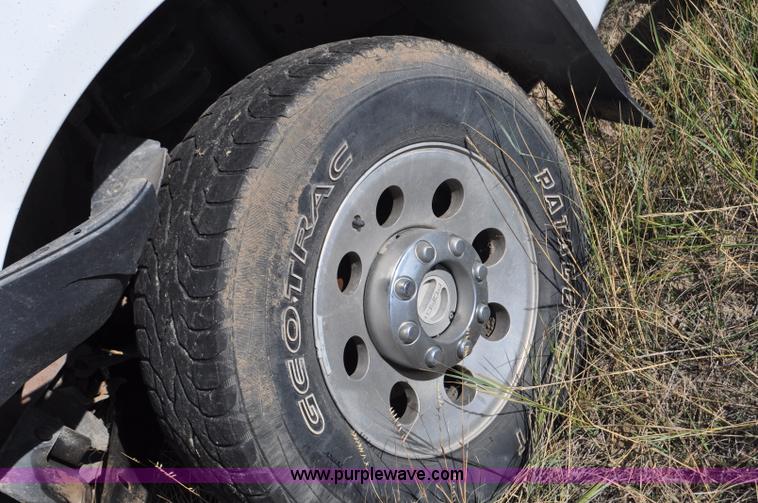 image for item G6181 2007 Ford F250 Super Duty XLT pickup truck