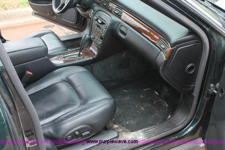 image for item H1673 2000 Cadillac Seville SLS