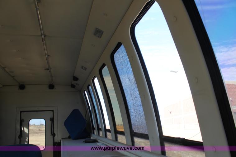 image for item H2006 1989 Ford Econoline E350 bus