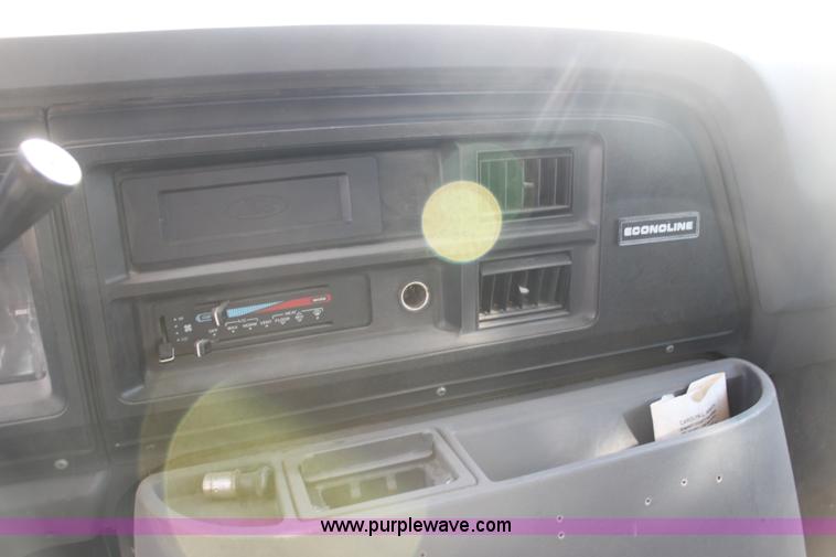 image for item H2006 1989 Ford Econoline E350 bus
