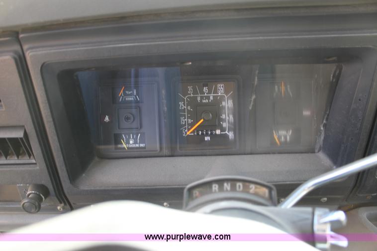 image for item H2006 1989 Ford Econoline E350 bus