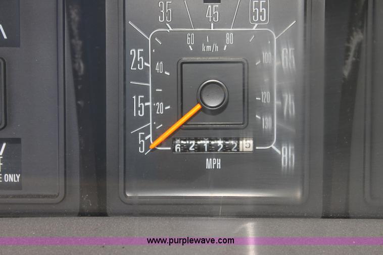 image for item H2006 1989 Ford Econoline E350 bus