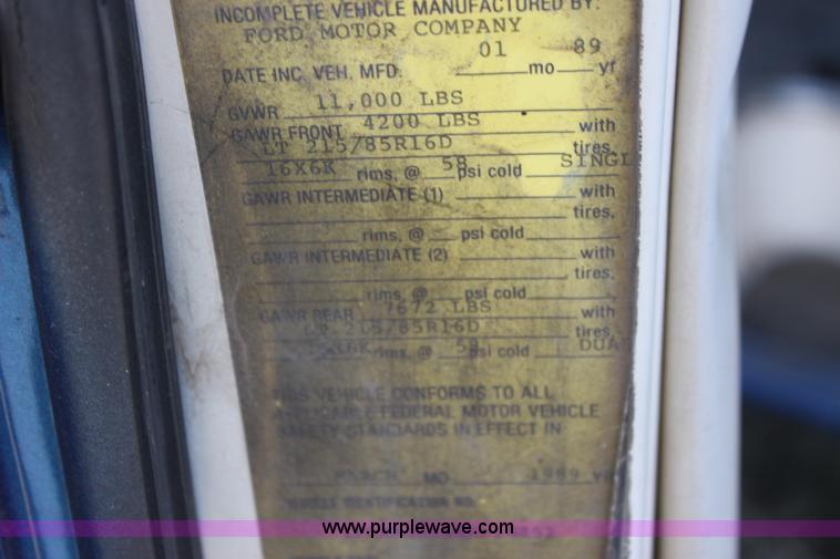 image for item H2006 1989 Ford Econoline E350 bus