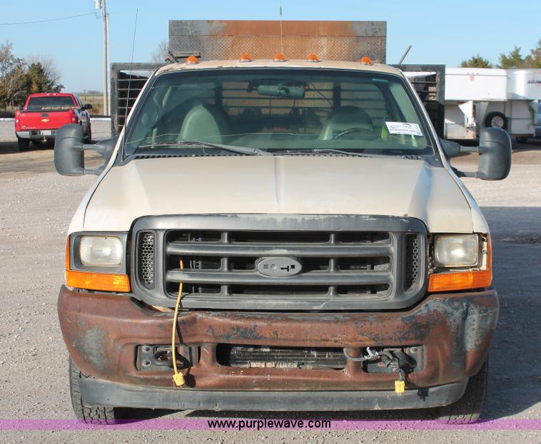 image for item H5972 2001 Ford F350 Super Duty flatbed pickup truck