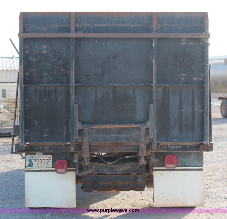 image for item H5972 2001 Ford F350 Super Duty flatbed pickup truck