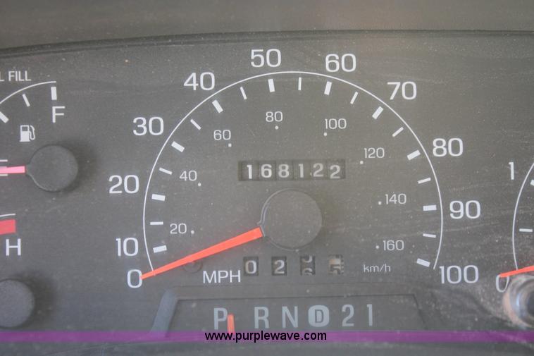 image for item H5972 2001 Ford F350 Super Duty flatbed pickup truck