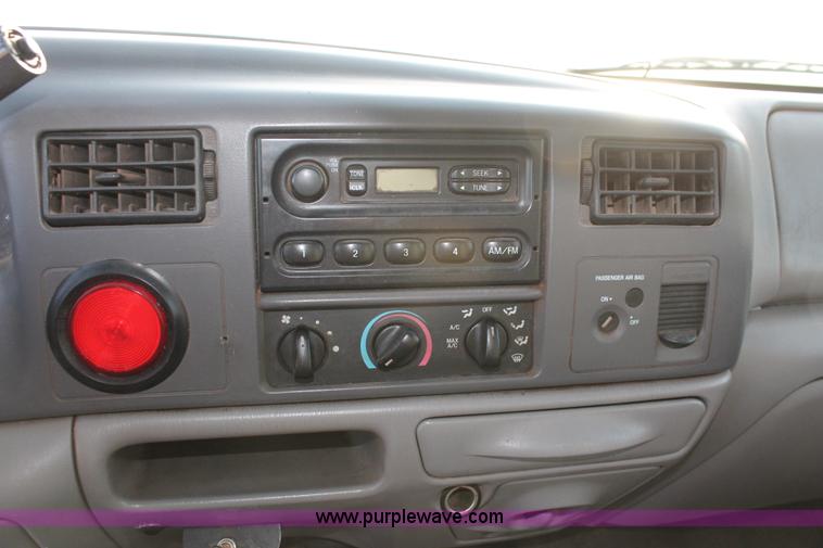 image for item H5972 2001 Ford F350 Super Duty flatbed pickup truck