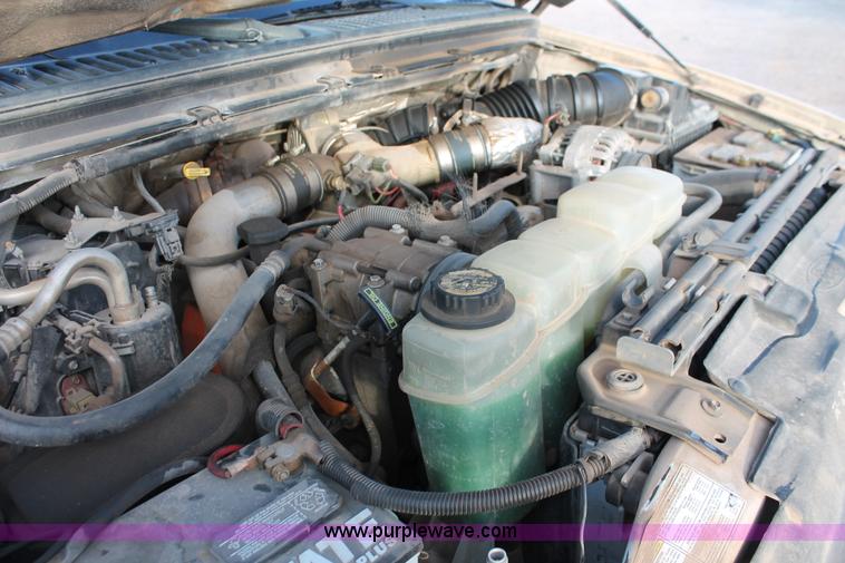 image for item H5972 2001 Ford F350 Super Duty flatbed pickup truck