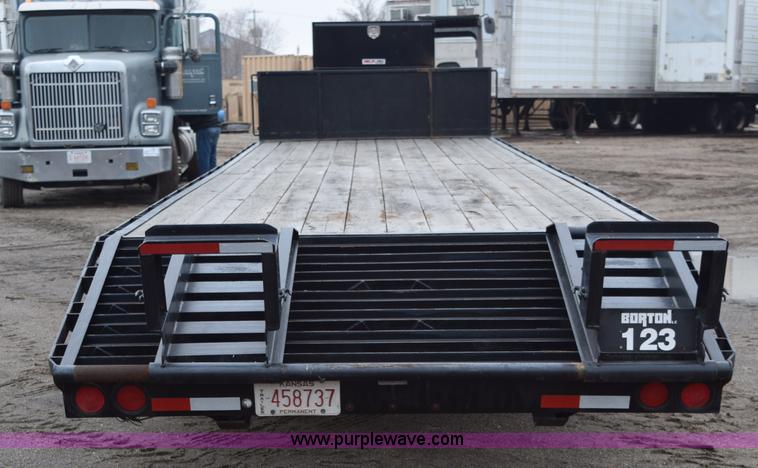 image for item H9262 1983 WW gooseneck flatbed trailer