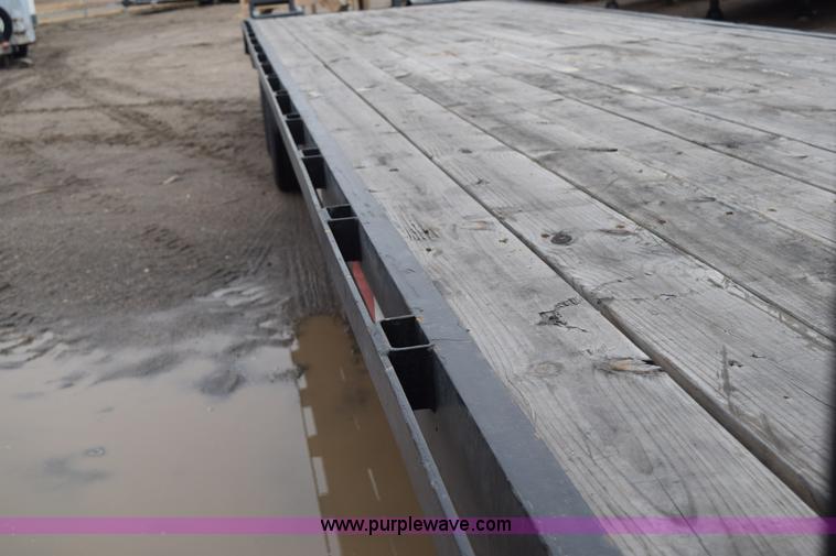 image for item H9262 1983 WW gooseneck flatbed trailer