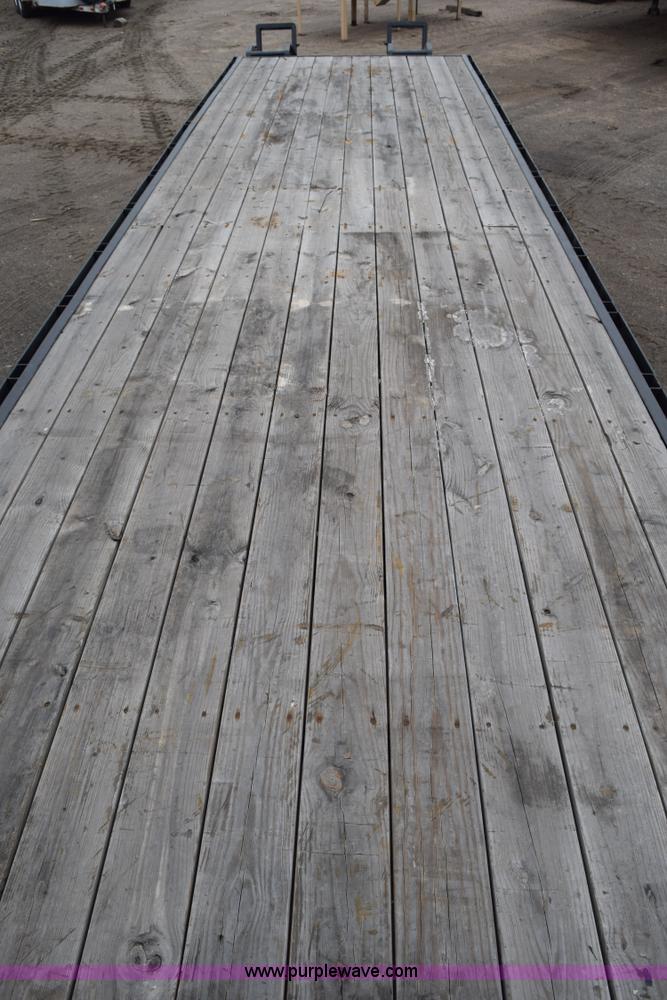 image for item H9262 1983 WW gooseneck flatbed trailer