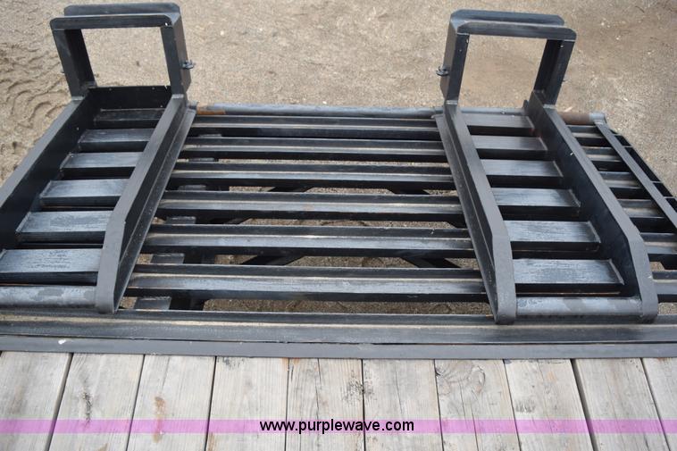 image for item H9262 1983 WW gooseneck flatbed trailer