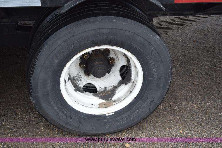 image for item H9262 1983 WW gooseneck flatbed trailer