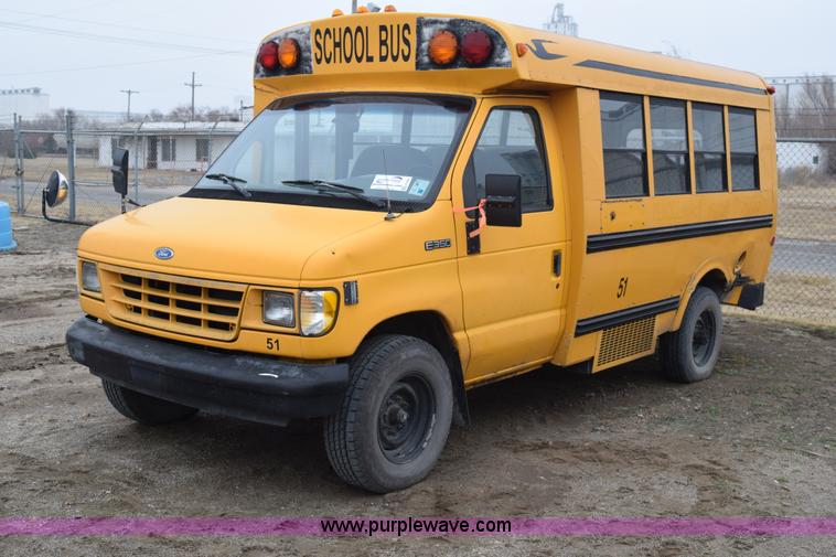 image for item H9264 1993 Ford Econoline E350 Blue Bird bus