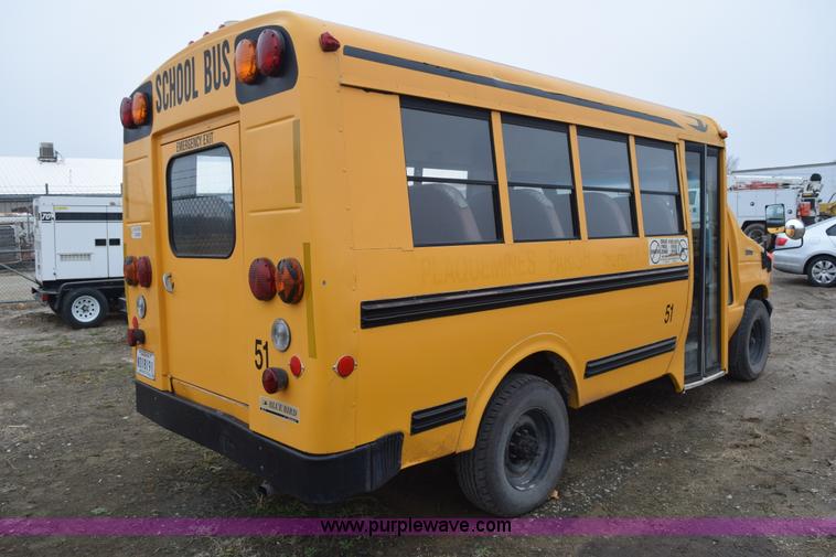 image for item H9264 1993 Ford Econoline E350 Blue Bird bus