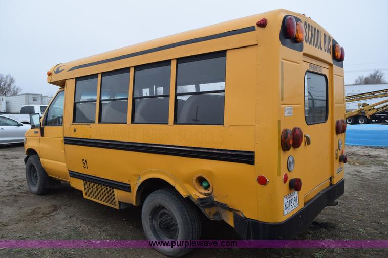image for item H9264 1993 Ford Econoline E350 Blue Bird bus