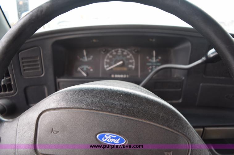 image for item H9264 1993 Ford Econoline E350 Blue Bird bus