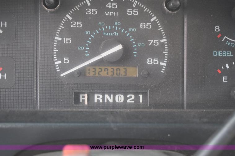 image for item H9264 1993 Ford Econoline E350 Blue Bird bus