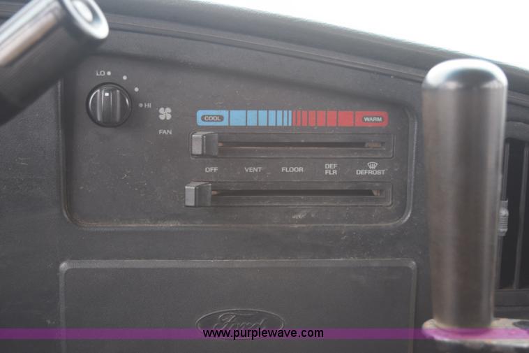 image for item H9264 1993 Ford Econoline E350 Blue Bird bus