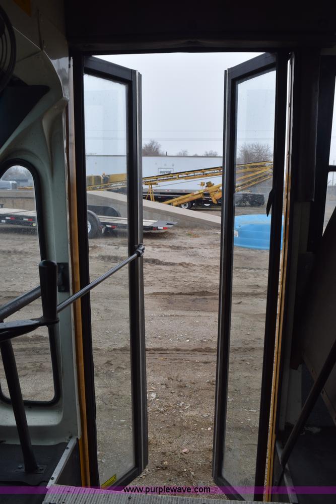 image for item H9264 1993 Ford Econoline E350 Blue Bird bus