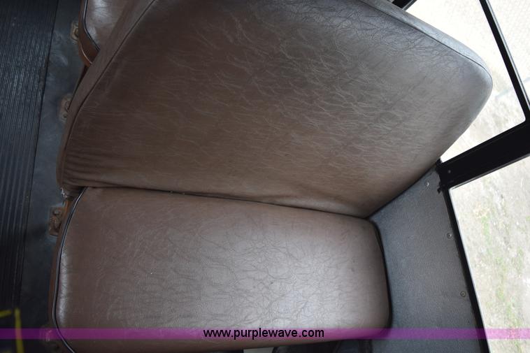 image for item H9264 1993 Ford Econoline E350 Blue Bird bus