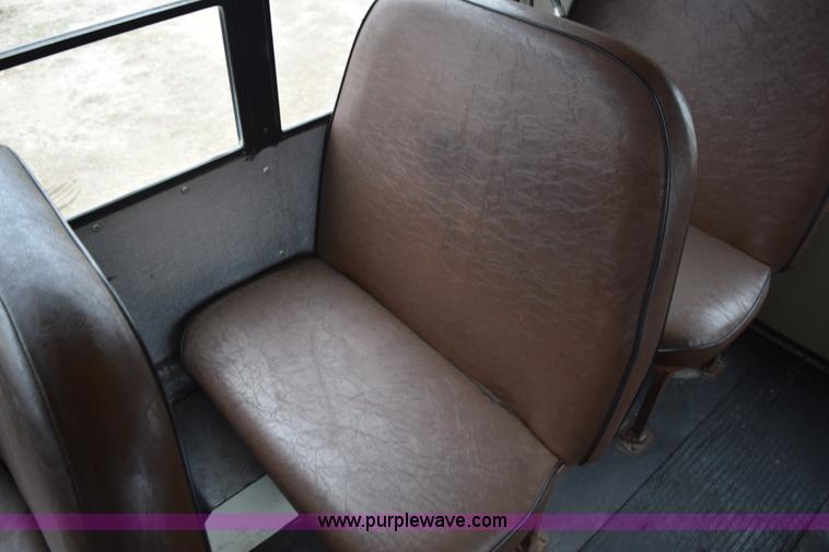 image for item H9264 1993 Ford Econoline E350 Blue Bird bus