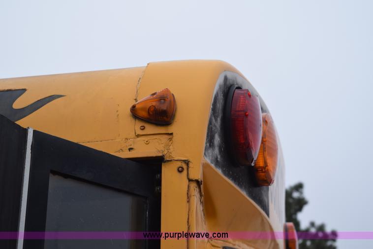 image for item H9264 1993 Ford Econoline E350 Blue Bird bus