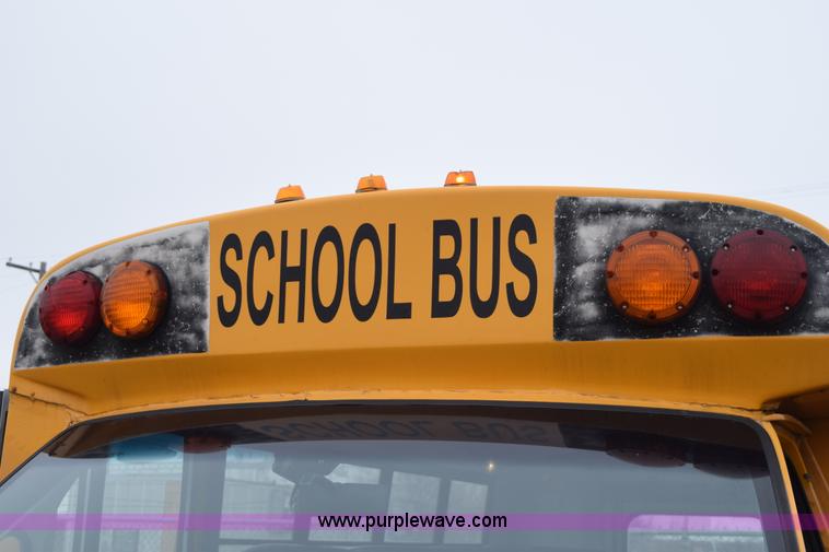 image for item H9264 1993 Ford Econoline E350 Blue Bird bus