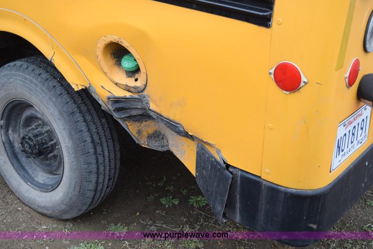 image for item H9264 1993 Ford Econoline E350 Blue Bird bus