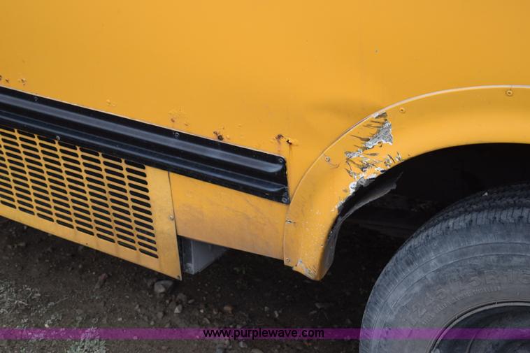 image for item H9264 1993 Ford Econoline E350 Blue Bird bus