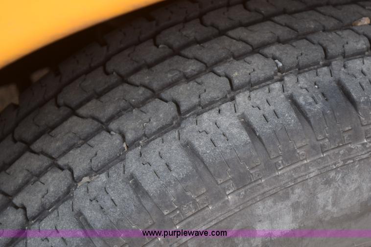 image for item H9264 1993 Ford Econoline E350 Blue Bird bus