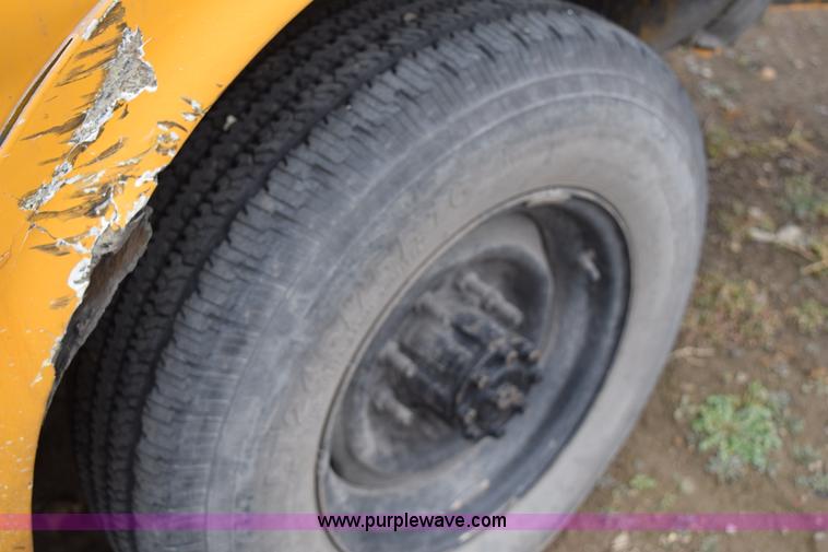 image for item H9264 1993 Ford Econoline E350 Blue Bird bus