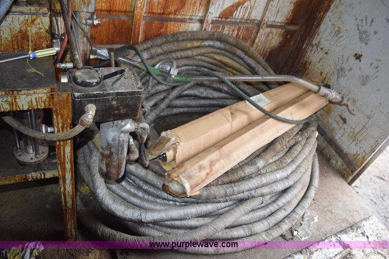 image for item H9274 1994 Trailmann enclosed trailer