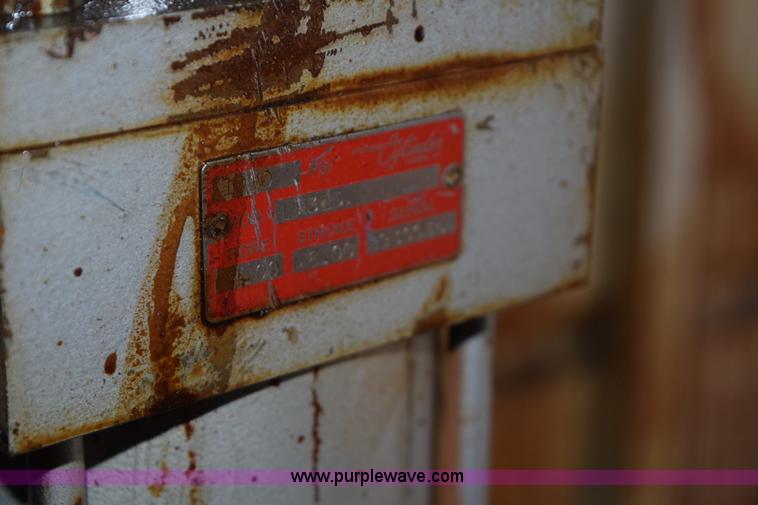 image for item H9274 1994 Trailmann enclosed trailer