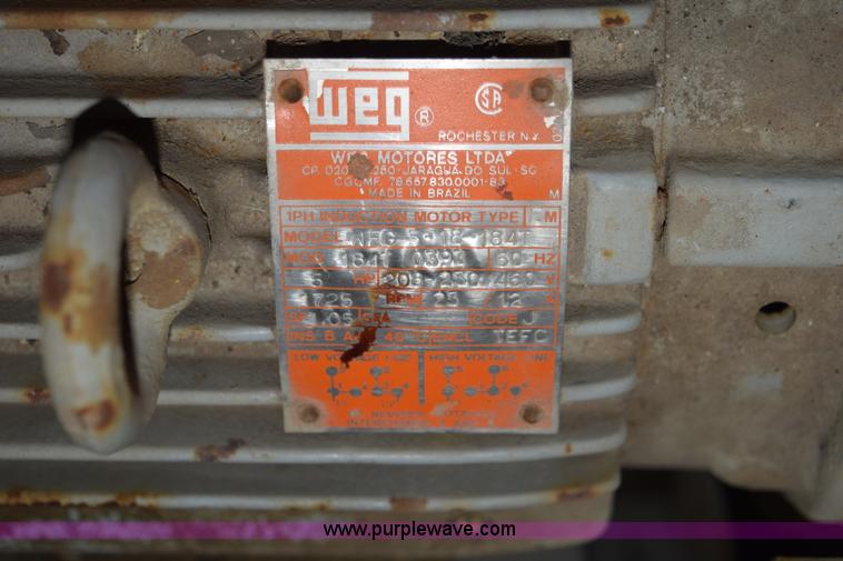 image for item H9274 1994 Trailmann enclosed trailer