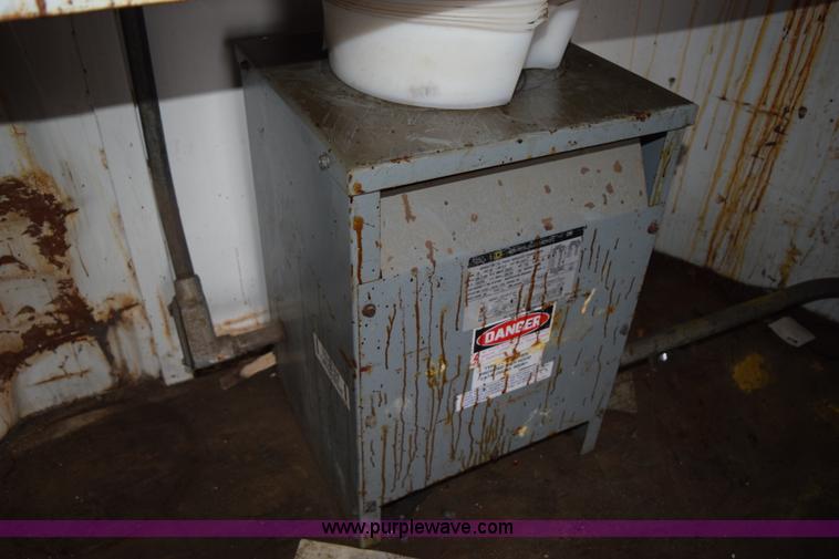 image for item H9274 1994 Trailmann enclosed trailer